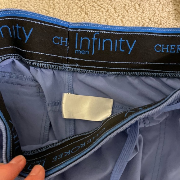 Scrub sets - Picture 8 of 10